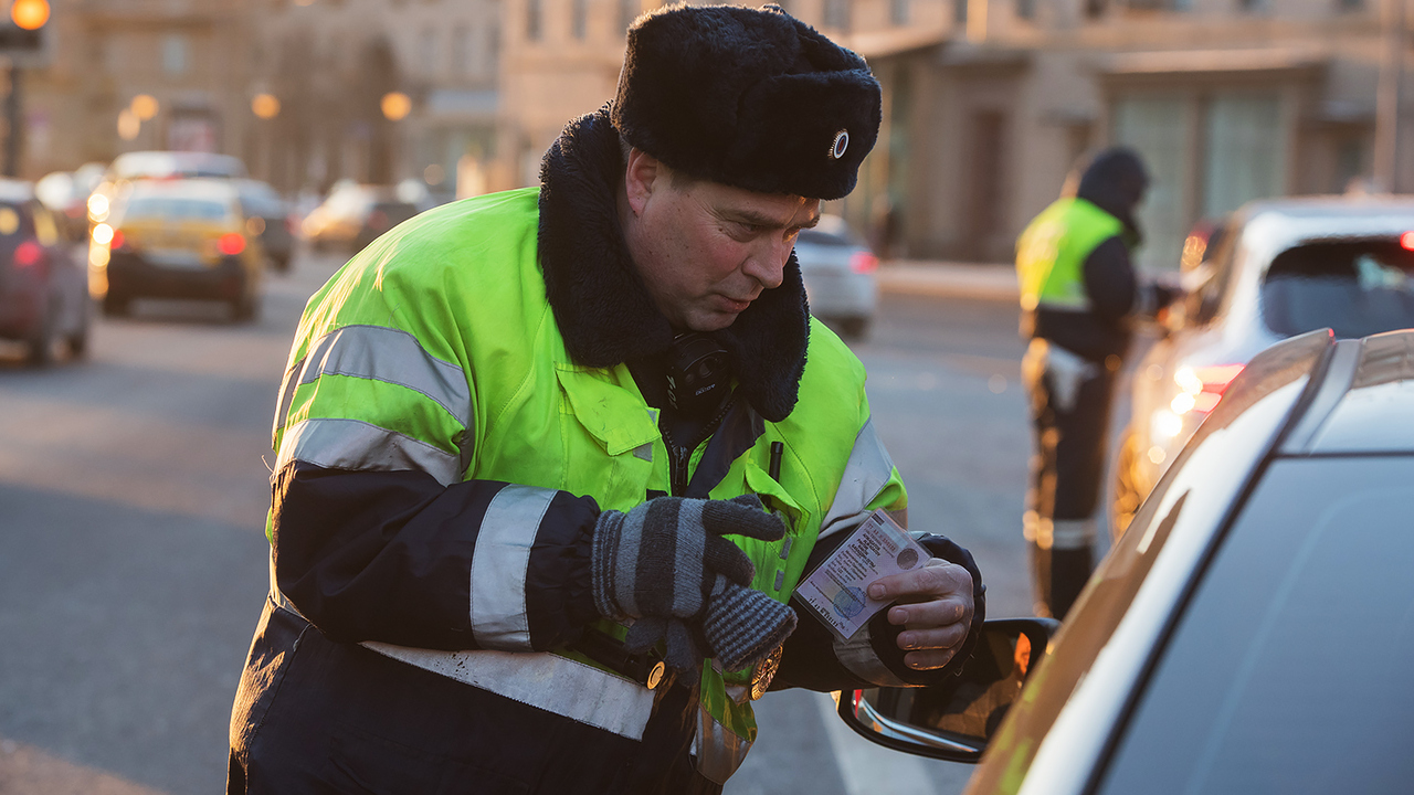 С 1 апреля водительские права станут недействительными: новое правило ГИБДД ставит в ступор всех водителей Новые правила для обладателей иностранных водит...