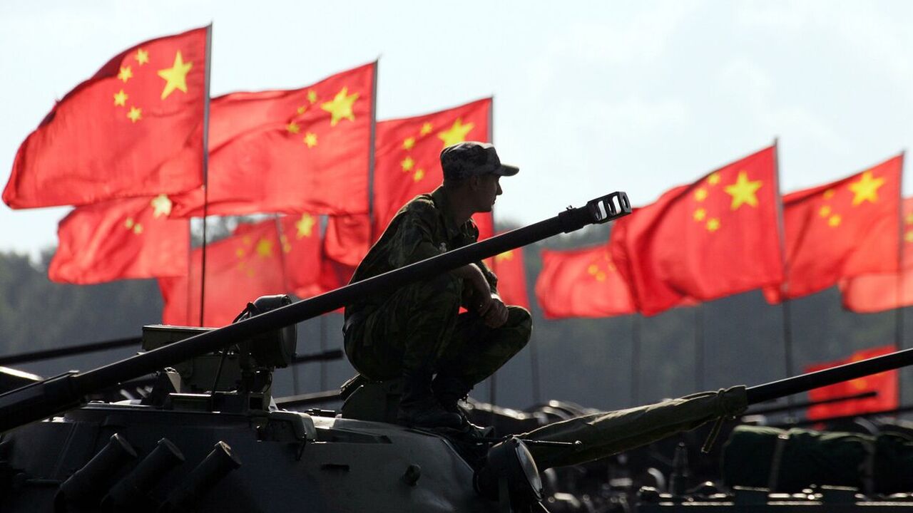 Китай отправляет военные грузы в Иран в ответ на угрозы США Китай готовит ответ США: его действия на Ближне...