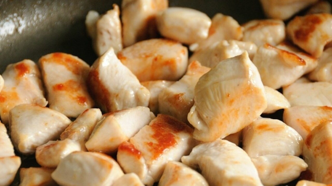 Как дома можно избавиться от химии в курином мясе: работник птицефабрики посоветовал — должна знать каждая хозяйка Защита от химических веществ, содержащихся в ту...