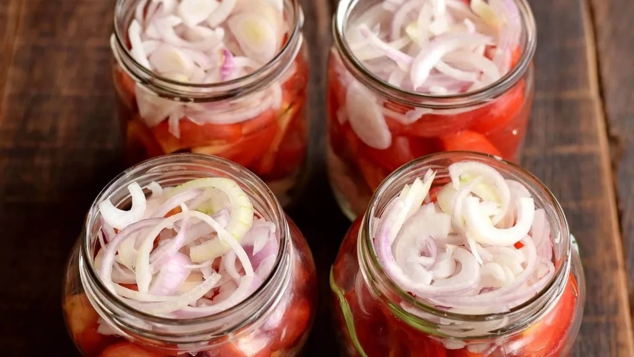 Легендарные помидоры по-фински: самый вкусный хит зимних заготовок Каждый год огромное количество дачников и хозяе...