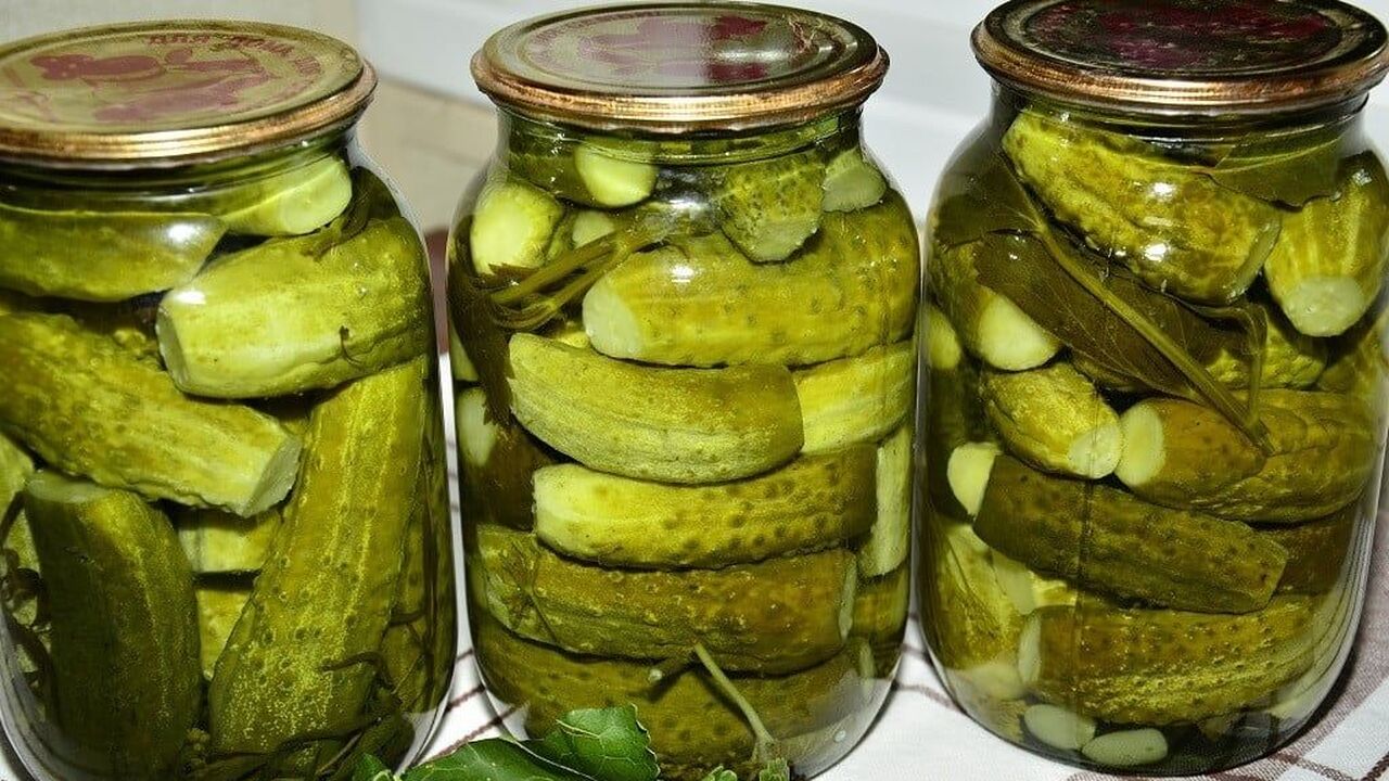 Зимой скажете спасибо — как приготовить идеальные маринованные помидоры без уксуса Маринованные помидоры без уксуса — это способ п...