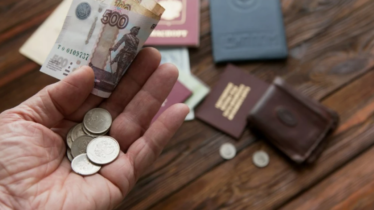 Летние надбавки к пенсиям: кому и на сколько повысят выплаты с июня в 2025 году С августа пенсионеров в России ждут перерасчёты...