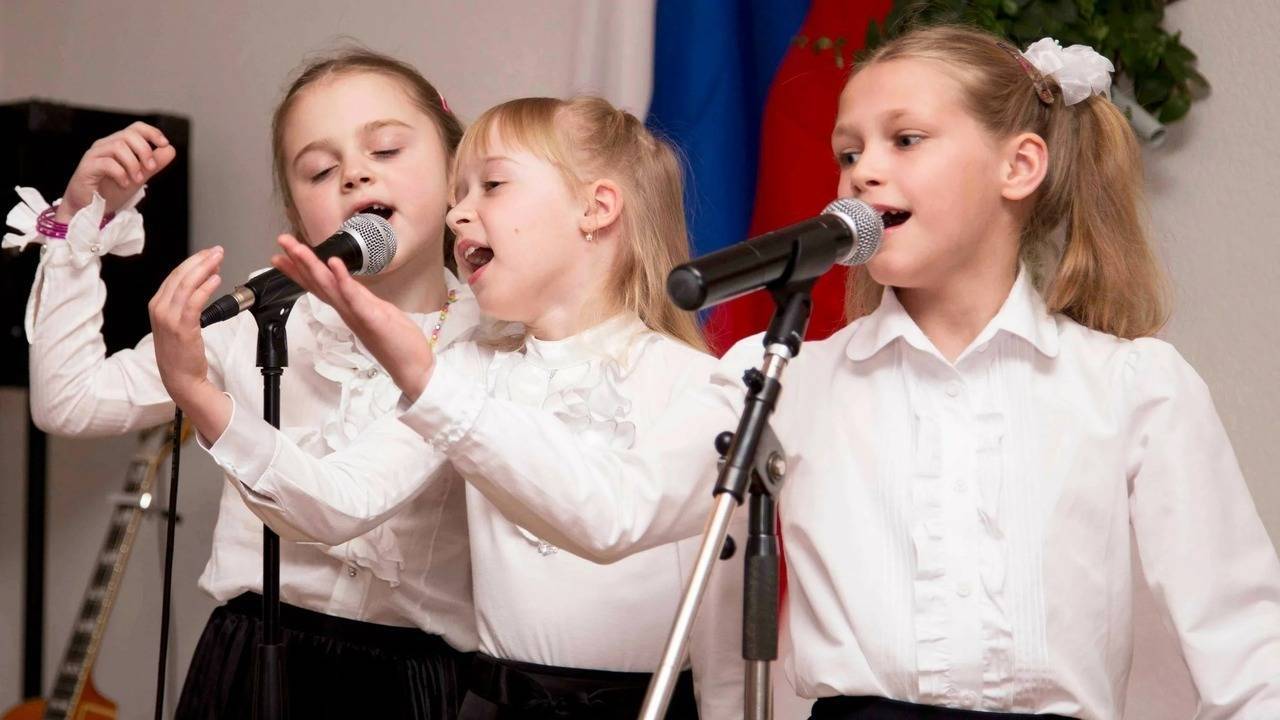 С первых нот композиции «Маленькая страна» в па...