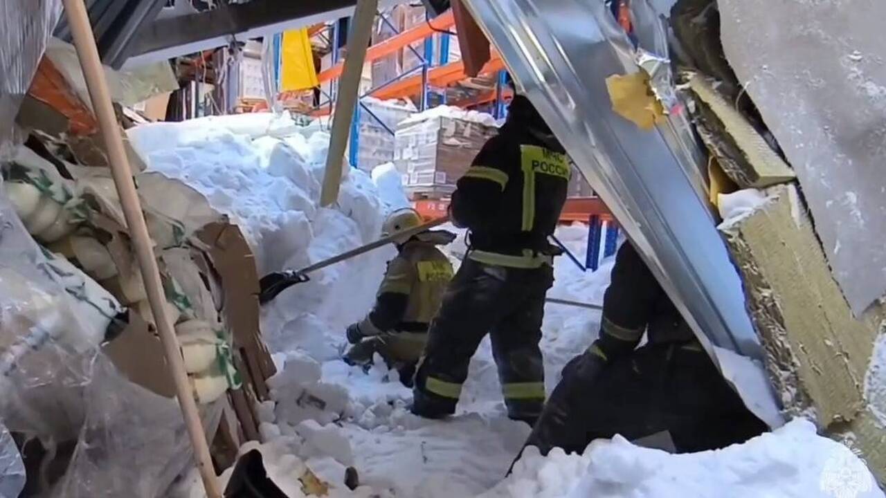 На складе в Зеленодольске, где утром произошло ...