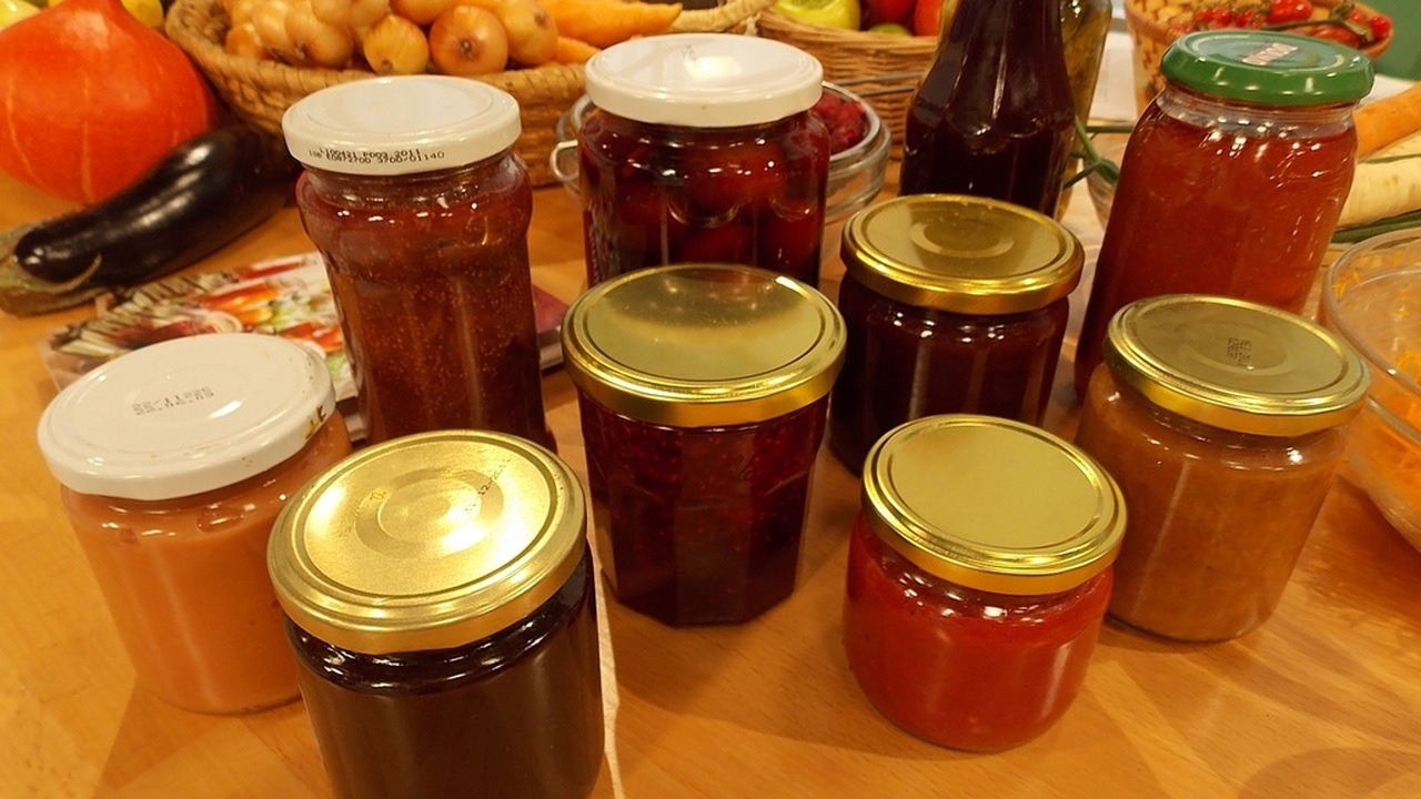 Готовлю идеальное малиновое варенье без варки: сохраняет вкус, цвет и структуру ягод — 2 минуты, и лето в банке Узнайте, как приготовить варенье из малины с ми...