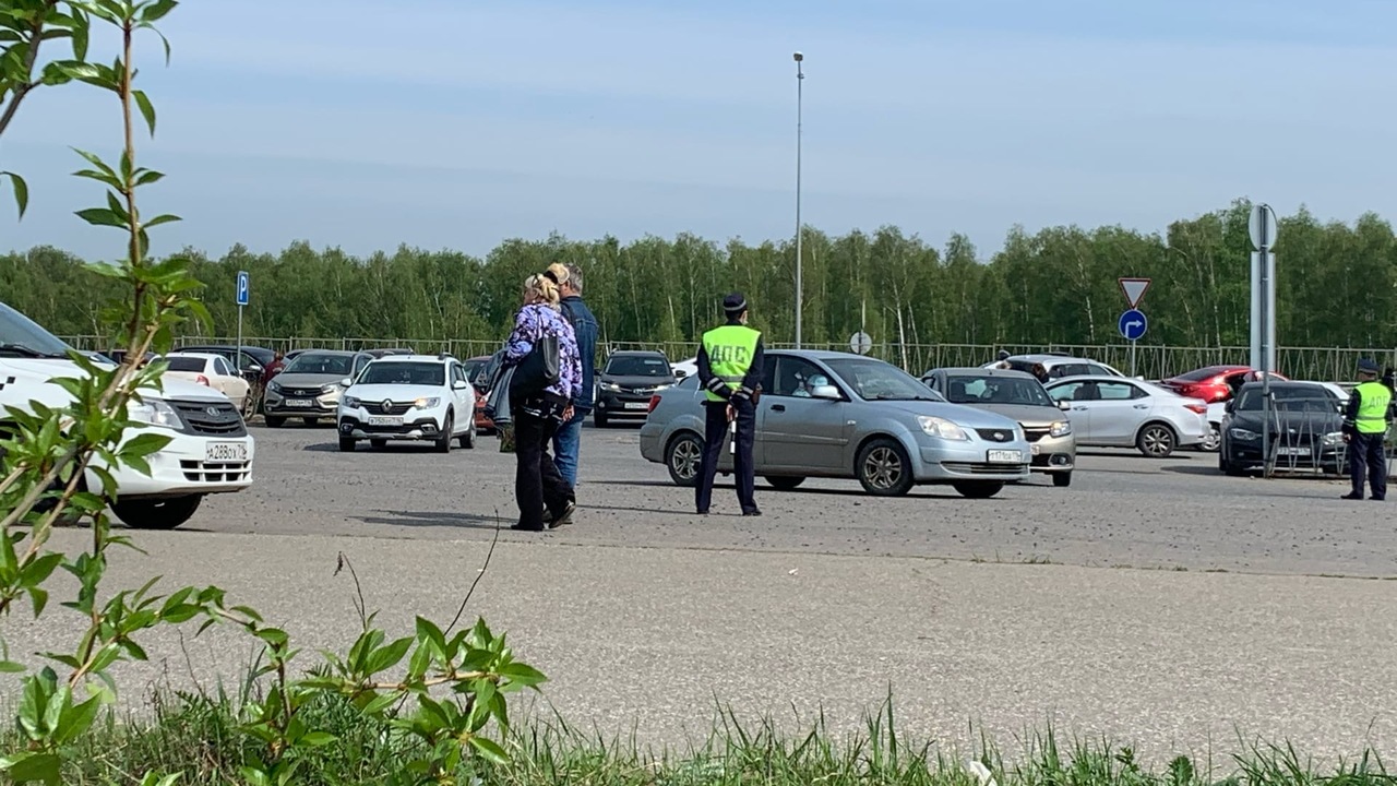 Большинство водителей в России по привычке пере...