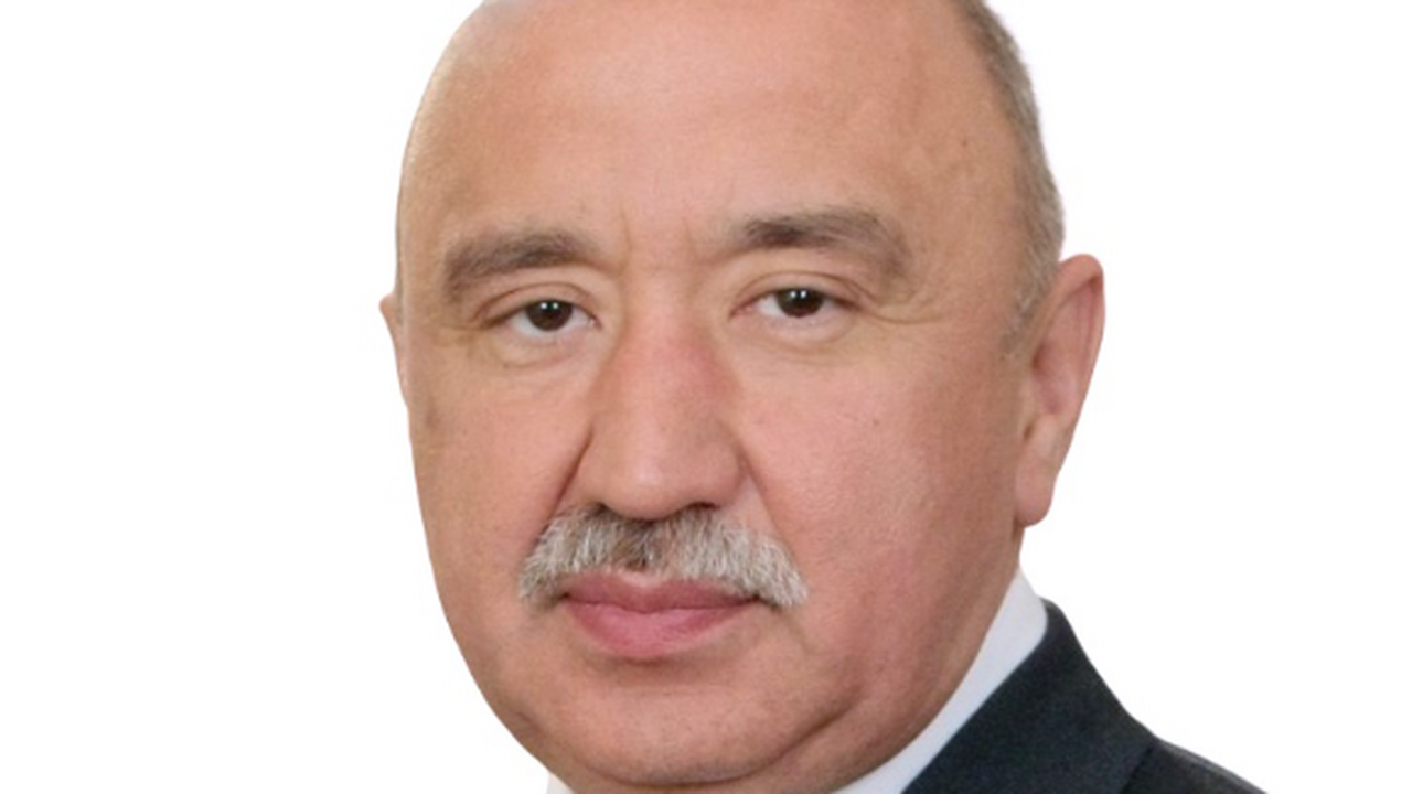 Защита бывшего ректора КФУ обжаловала приговор по делу о заказном убийстве Напоминаем, что в конце мая суд приговорил его ...
