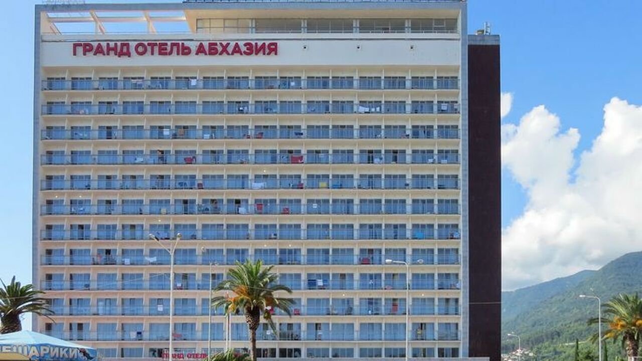 В два раза больше брони: какое направление для отдыха выбирают россияне и почему В 2025 году число ранних бронирований в Абхазии...