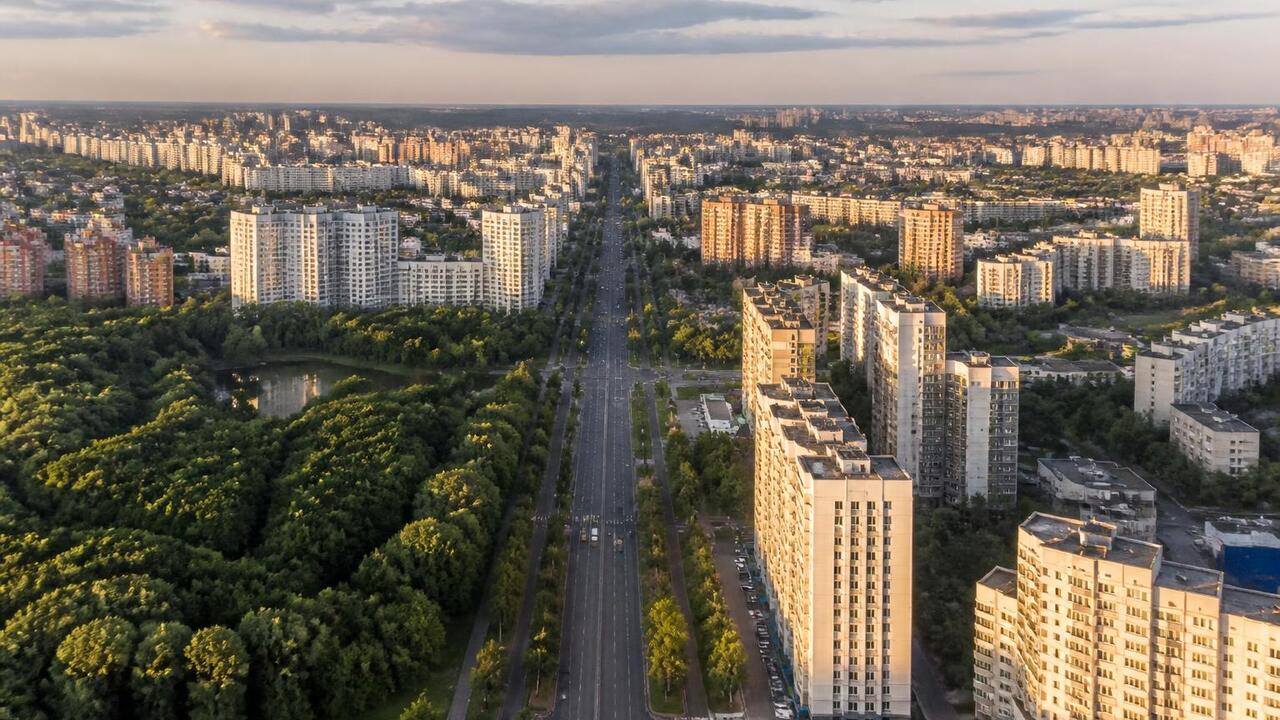 Россия готова поделиться с США опытом реновации территорий Замминистра строительства Никита Стасишин заяви...
