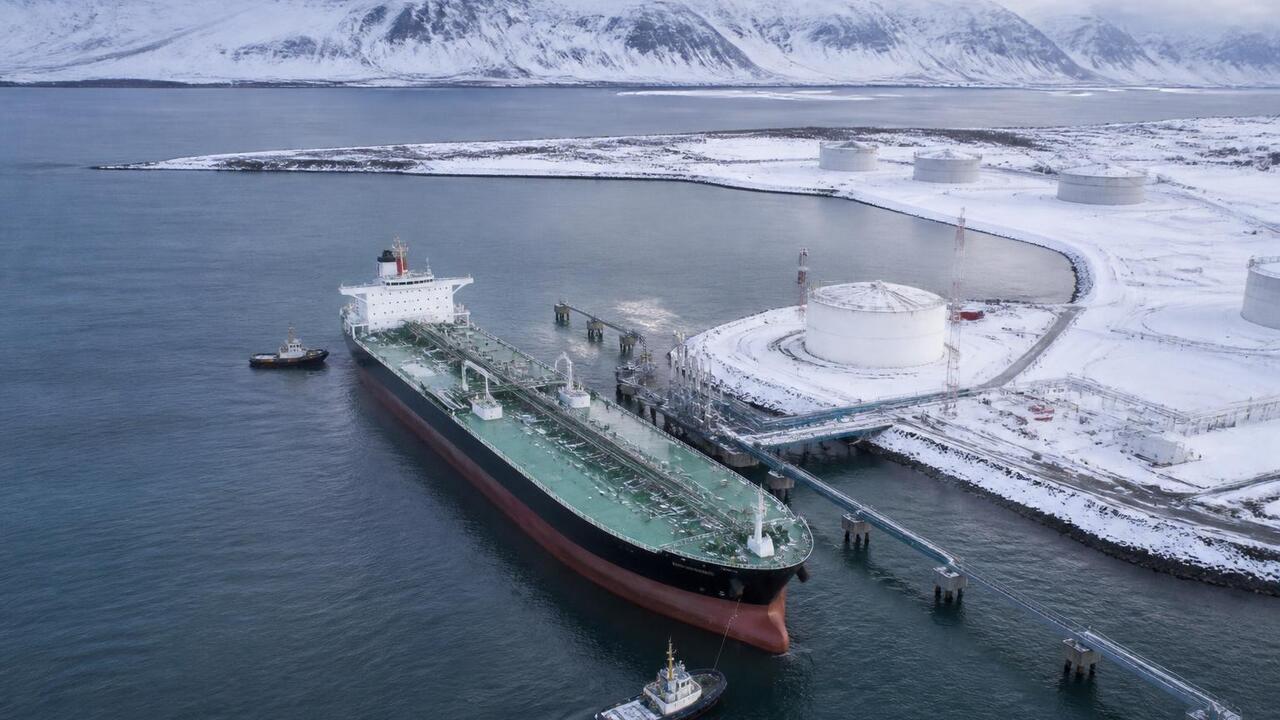Топливо для севера будут закупать напрямую у нефтяников Власти меняют схему поставок топлива для северн...