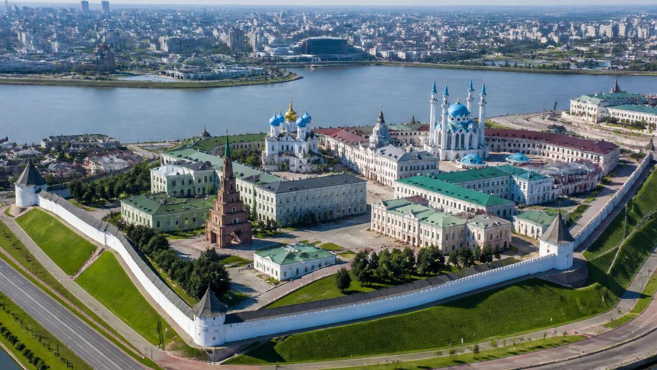 Казань стала лидером по этнотуризму в России Казань возглавила рейтинг городов для летних эт...