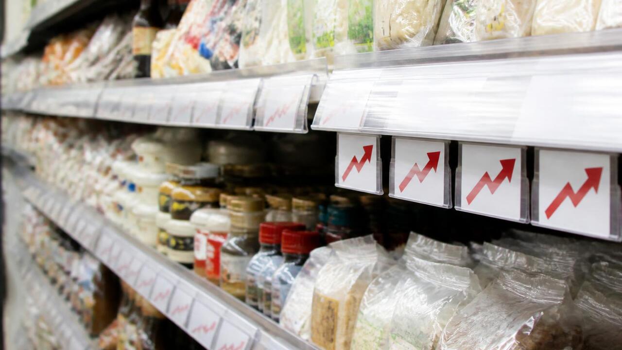В августе в Японии подорожают более 2400 продук...