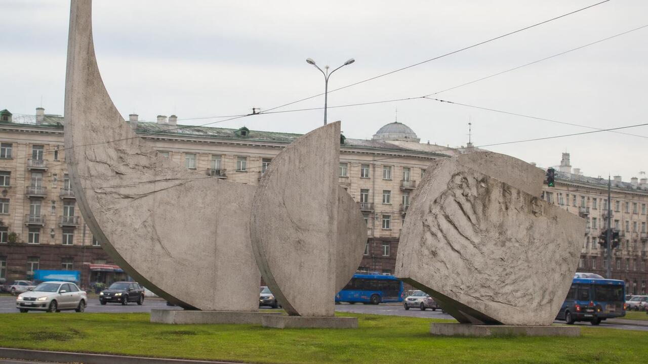 В Казани осталось 12 из 26 бетонных скульптур-«...