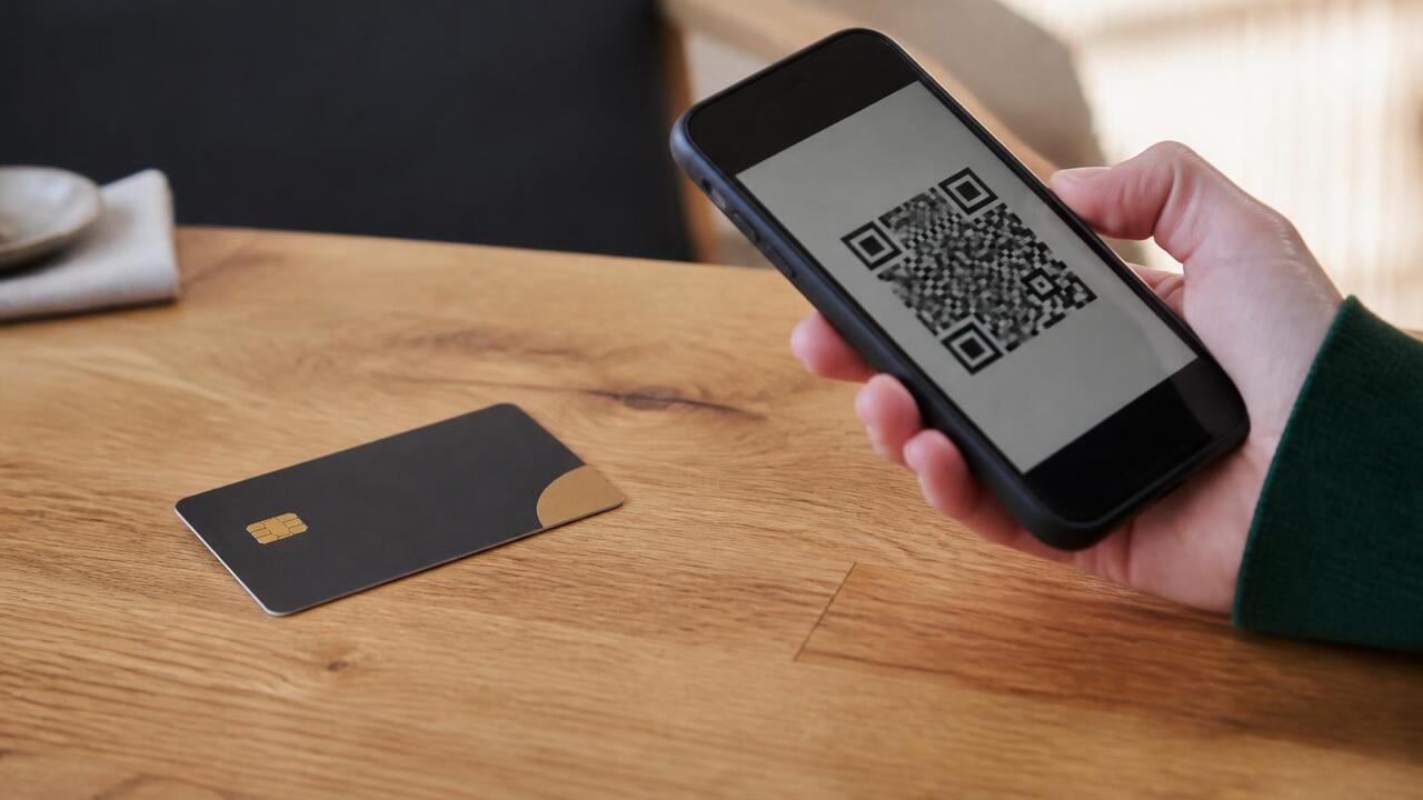 Как платить в интернете при сбоях Visa и Mastercard: советы финансиста Алексей Кузьмин из «Национального банка сбереже...