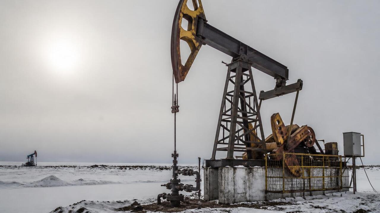 В Мегионе возобновили добычу нефти из скважины ...