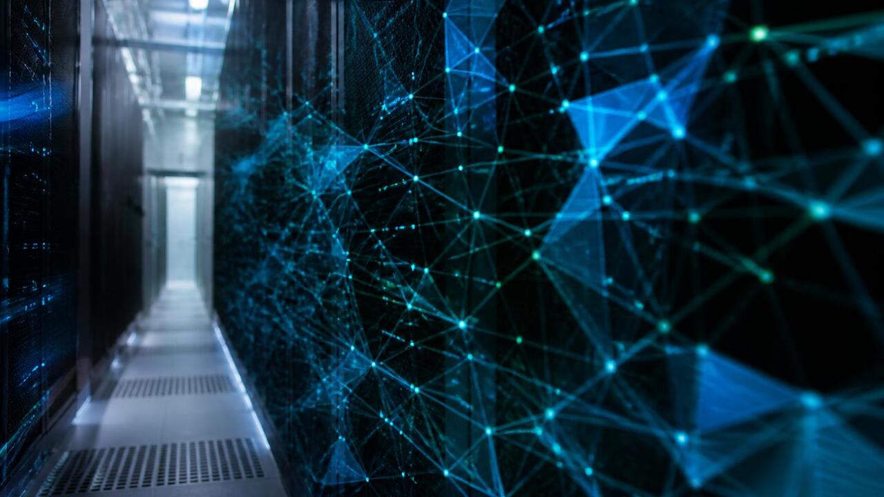 Экс-CBO Google: ИИ может ускорить развитие собственного ПО в России Экс-CBO Google Мо Гавдат на Deep Tech Night зая...