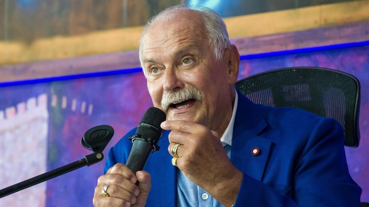 Михалков сделал пугающее заявление о России: «брошен последний козырь», и речь идёт о явлении опаснее фашизма Россия, по мнению Никиты Михалкова, оказалась в...