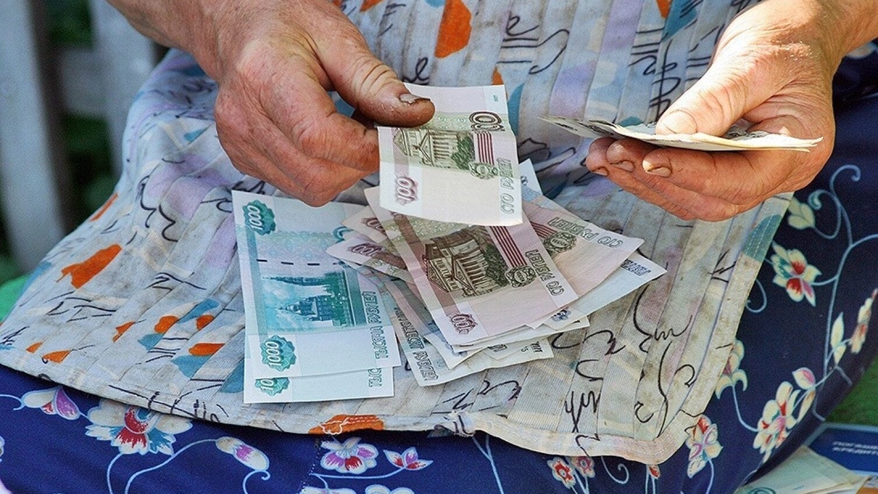 Страховые пенсии сократят на целых 50%: эти категории лиц будут лишены полных выплат В России существуют строгие правила удержания ч...