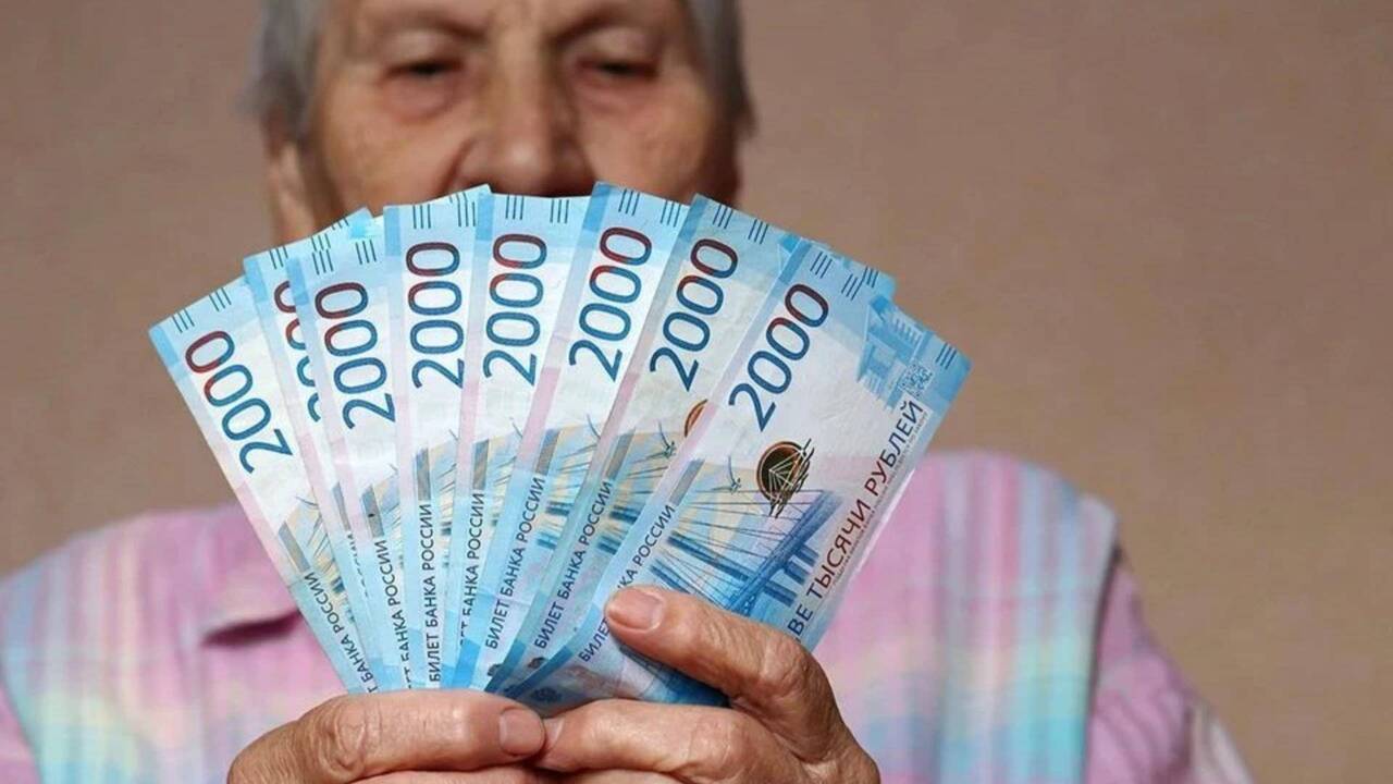 С 9 июня пенсионеров ждёт прибавка за март и апрель из-за 2 строчек в трудовой В июне пенсионерам повысят пенсии с перерасчёто...