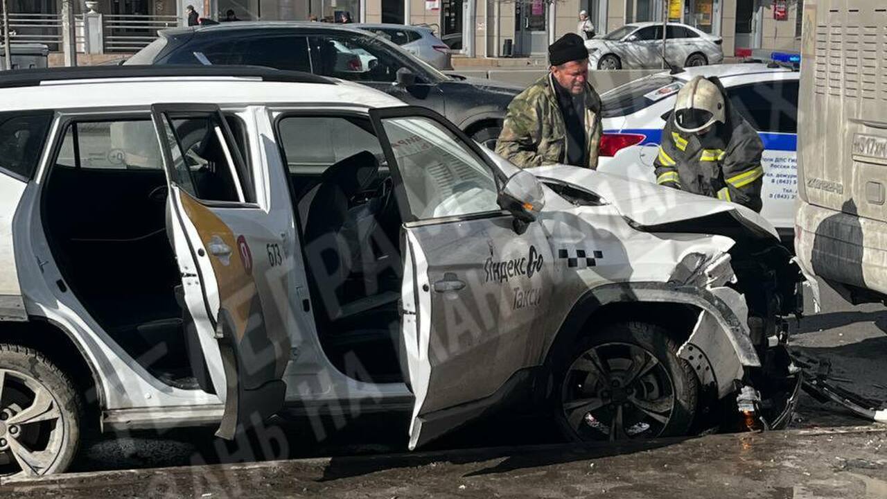 Авария произошла накануне около полудня