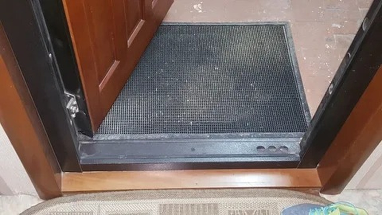 Санитарные нормы в ЖКХ: кому нужно заплатить штраф за придверный коврик Жителям России напомнили о возможных санкциях з...