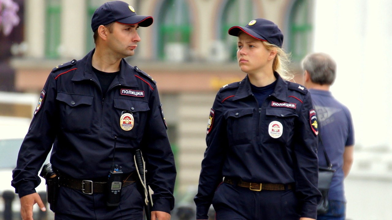 Малолетняя девочка забеременела от отца спустя 3-х лет изнасилований Суд Липецкой области признал виновным 39-летнег...