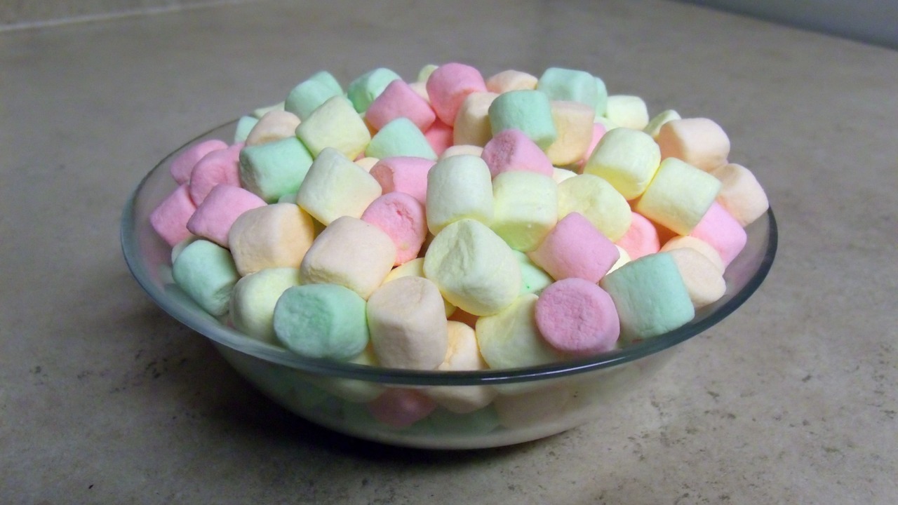 Эксперты Роскачества выбрали фаворитов — какой зефир признан самым безопасным для детей Зефир кажется самым безобидным лакомством — нем...