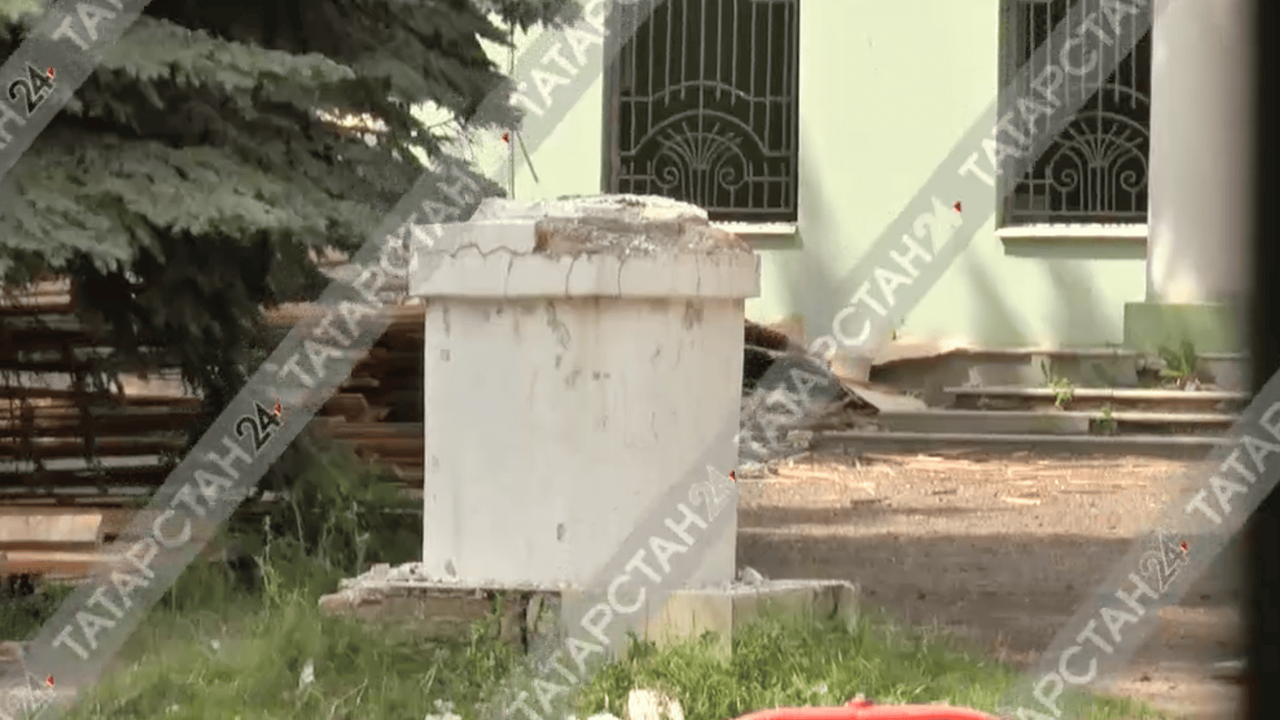 В Казани исчез памятник Ленину, жители призывают разъяснить его судьбу В Казани исчез памятник Ленину у ДК в Соцгороде