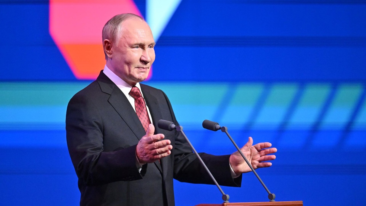 В 2026 году форум «Формируя будущее» пройдёт в Казани — сообщил Путин Президент России Владимир Путин сообщил, что Ме...