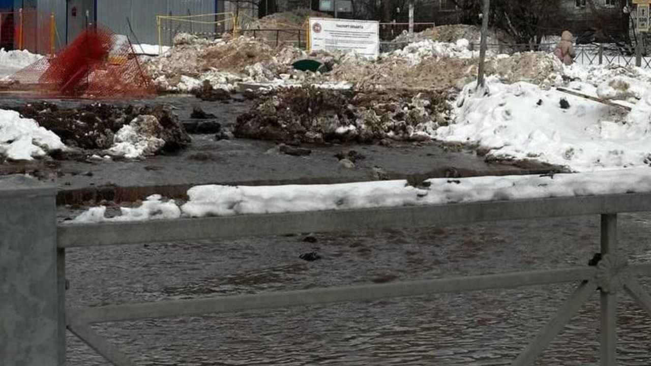 В Казани на улице Дубравная произошла авария на...