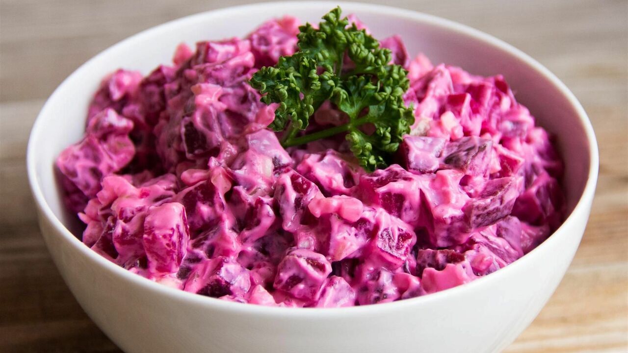 Вкусный салат со свеклой: домочадцы от него в восторге — легкий и быстрый рецепт Откройте для себя рецепт вкусного и легкого сал...