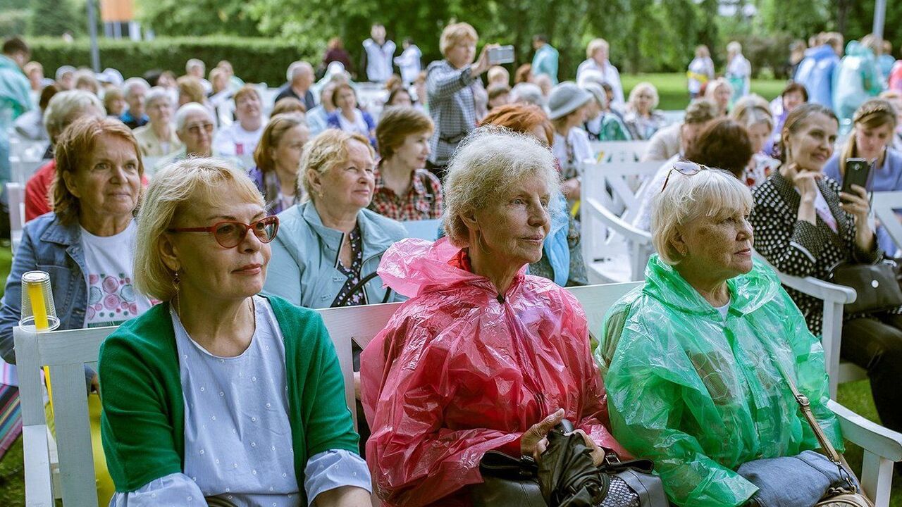 Указ подписан. Пенсионеров, которым от 60 до 92 лет, ждет подарок с 1 августа Российским пенсионерам представили новую програ...