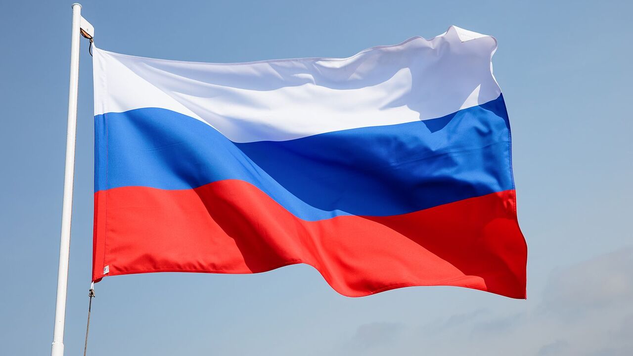«Заставим вас целовать его»: в России ответили на осквернение флага РФ в Грузии Власти осудили действия певца и обещают меры по...