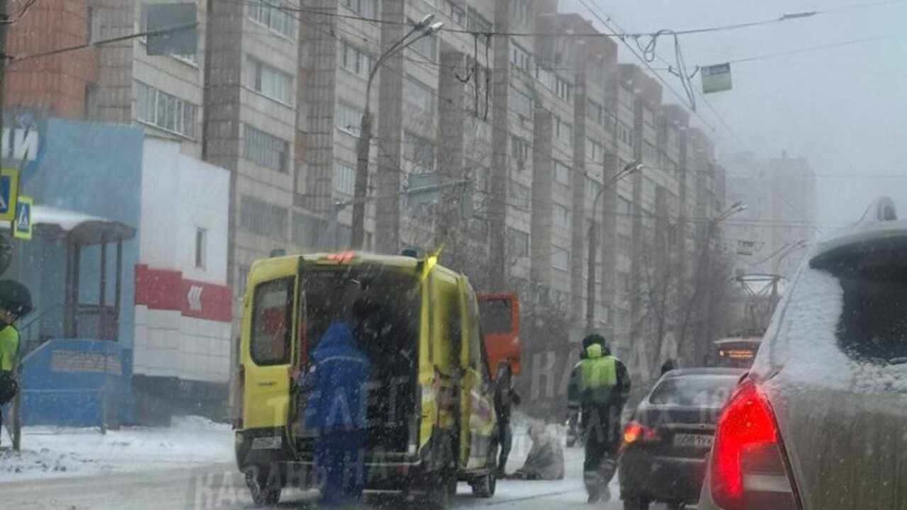 В Авиастроительном районе Казани на улице Лукин...