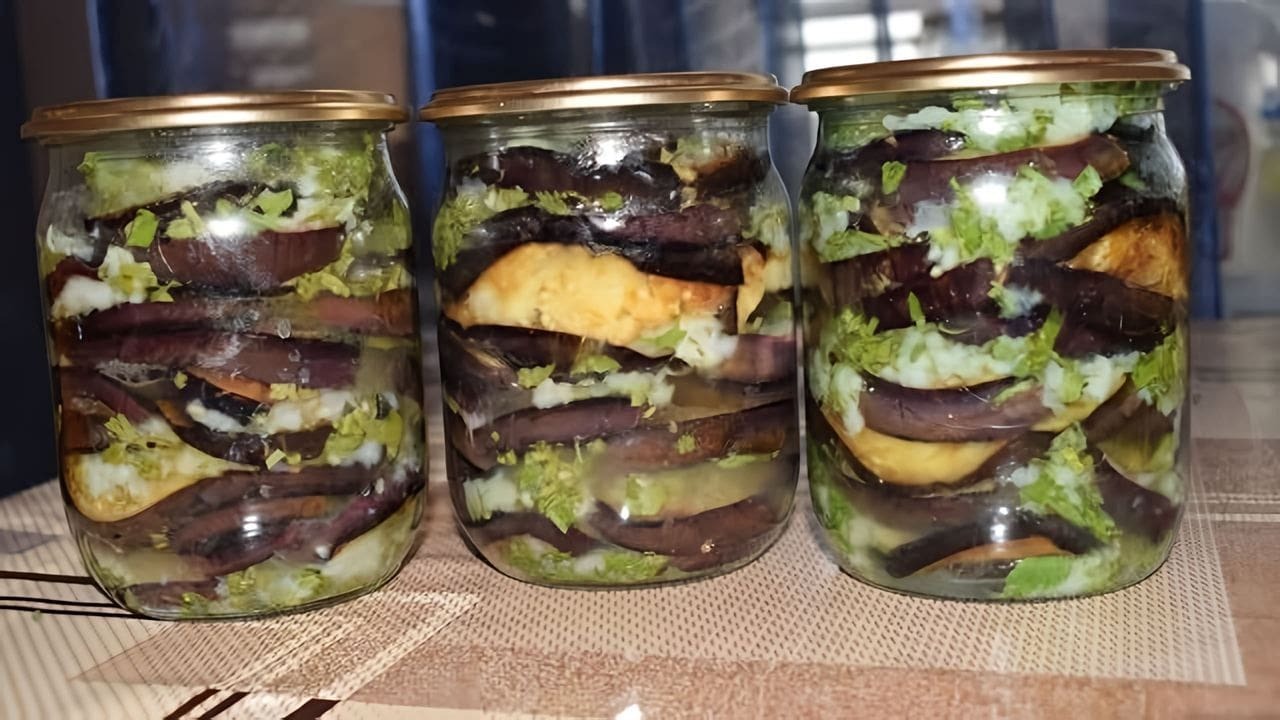 Маринованные баклажаны с чесноком: простая и вкусная закуска на зиму Ароматные, пикантные и в меру острые солёные ба...