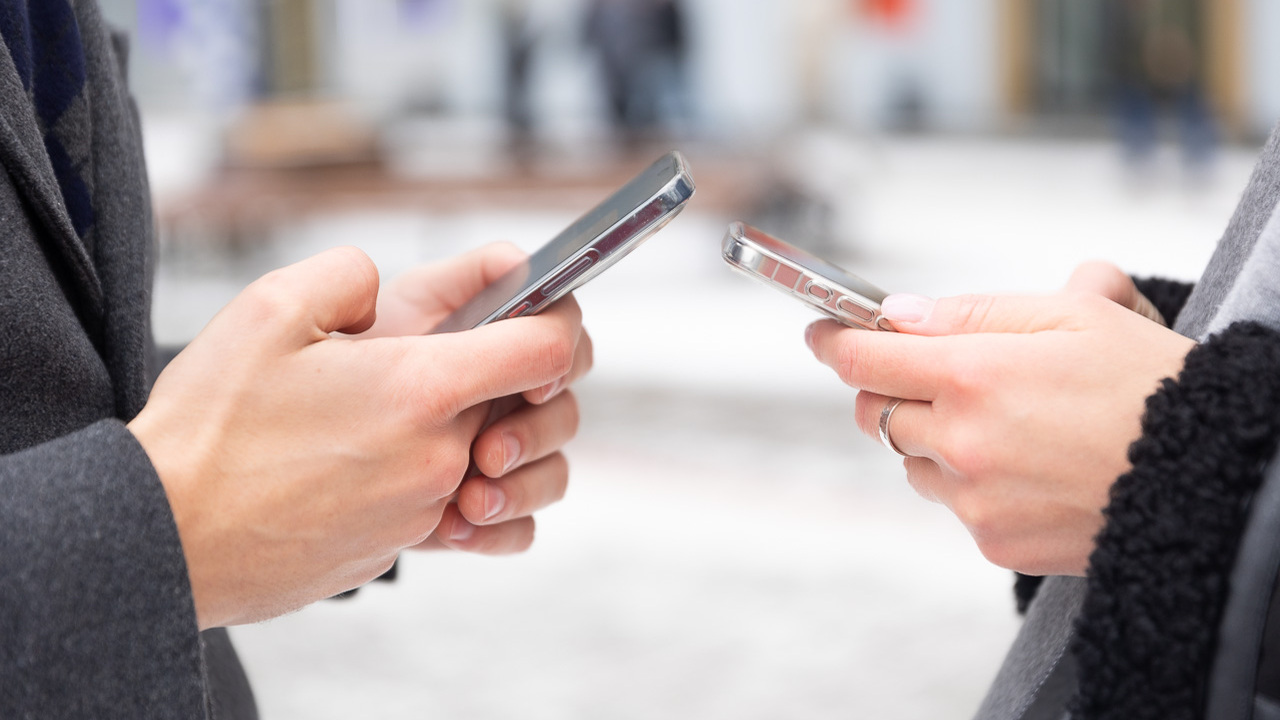 Жителям страны открывают доступ к сети 5G для с...