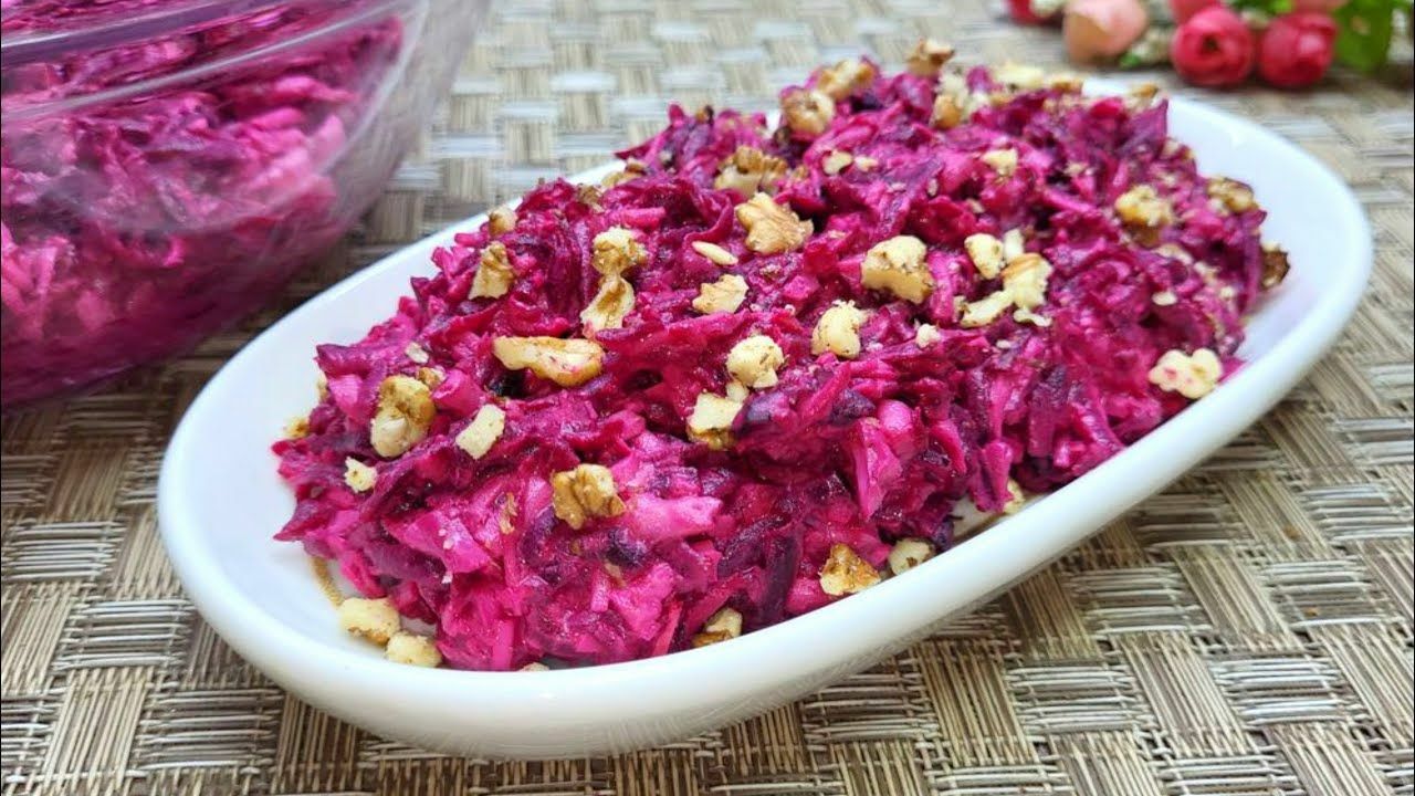 Вкусный салат со свеклой: гостей от него за уши не оттащить — очень легкий и быстрый рецепт Откройте для себя рецепт невероятно вкусного и ...