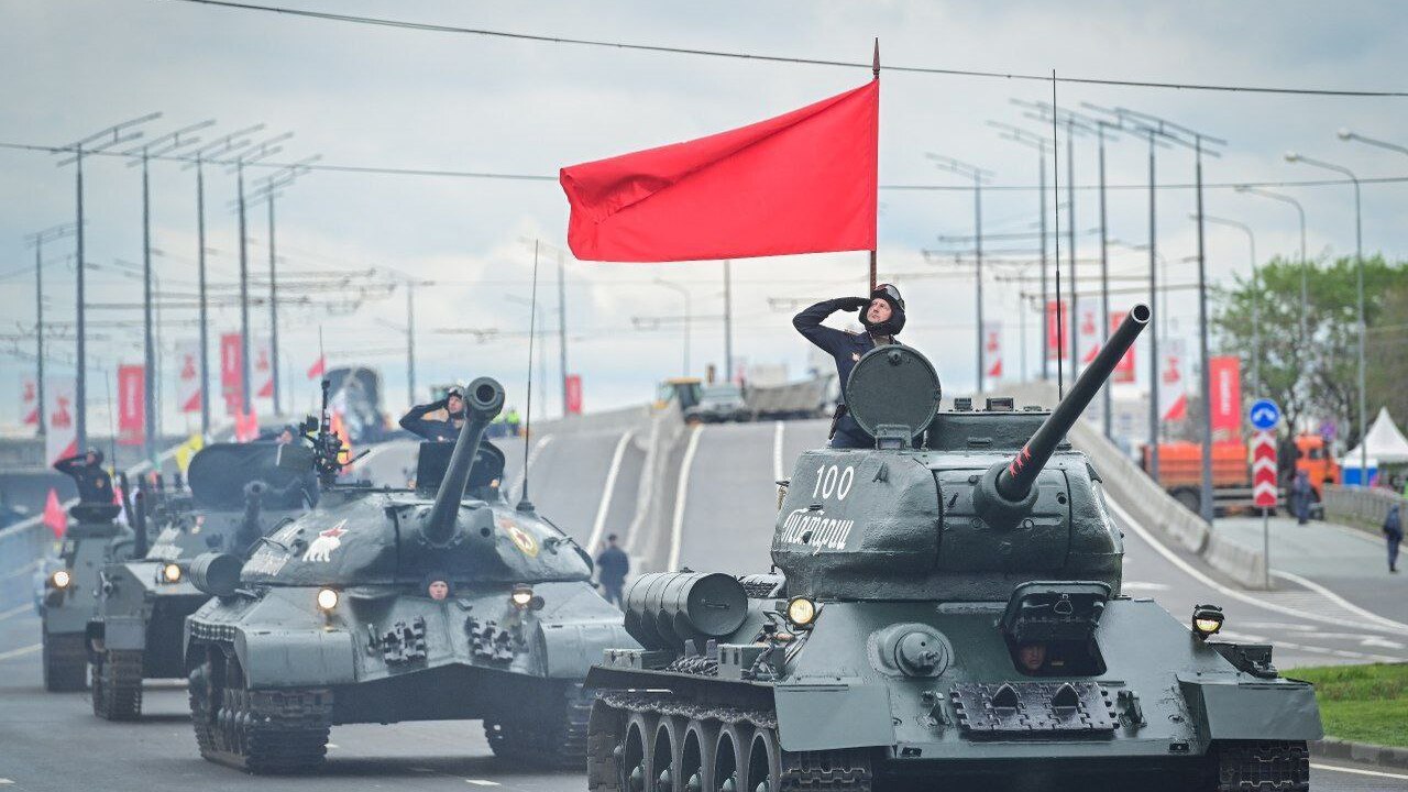 80 лет Победы: Казань вспомнила героев и пела всей площадью Сегодня, 9 мая 2025 года, Казань вместе со всей...