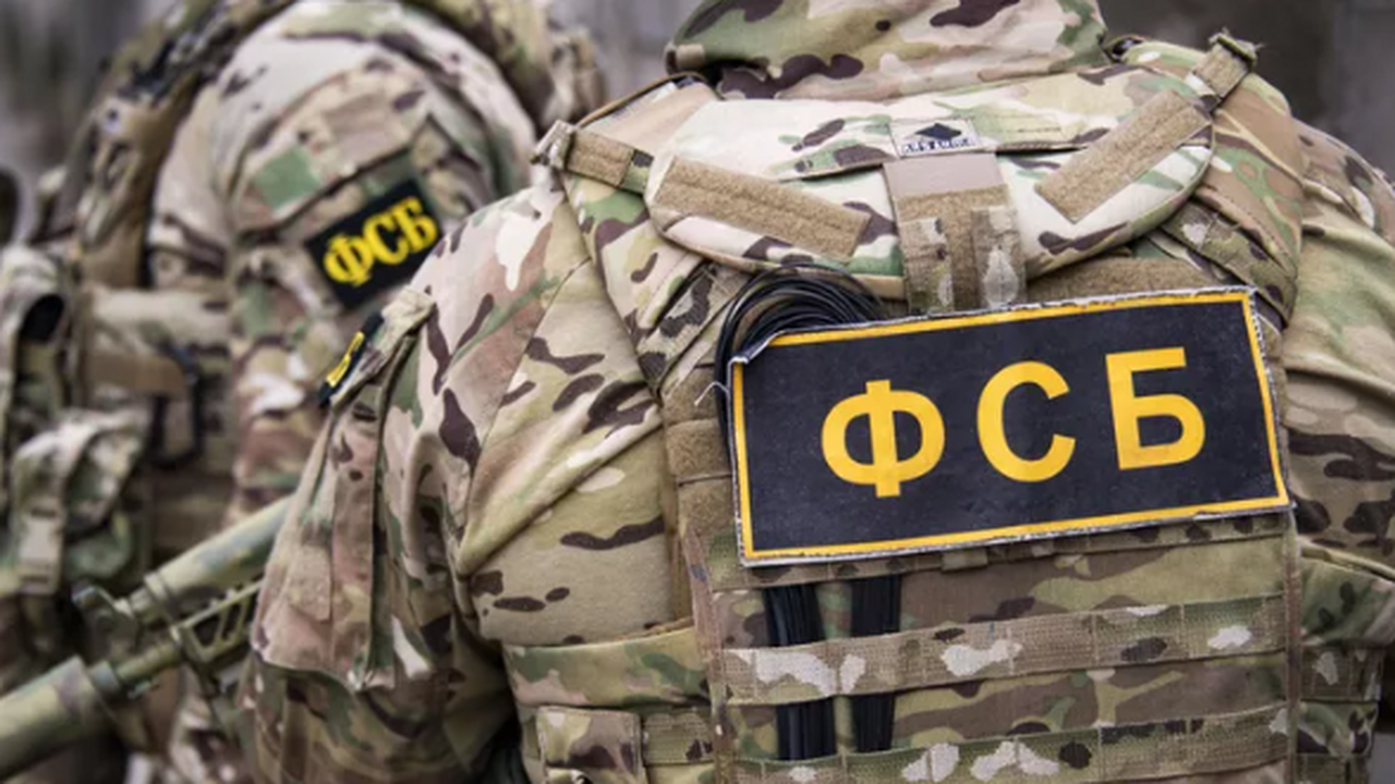 ФСБ поймала гендиректора фирмы на мошенничестве с гособоронзаказом в Казани В Казани сотрудники ФСБ разоблачили гендиректор...