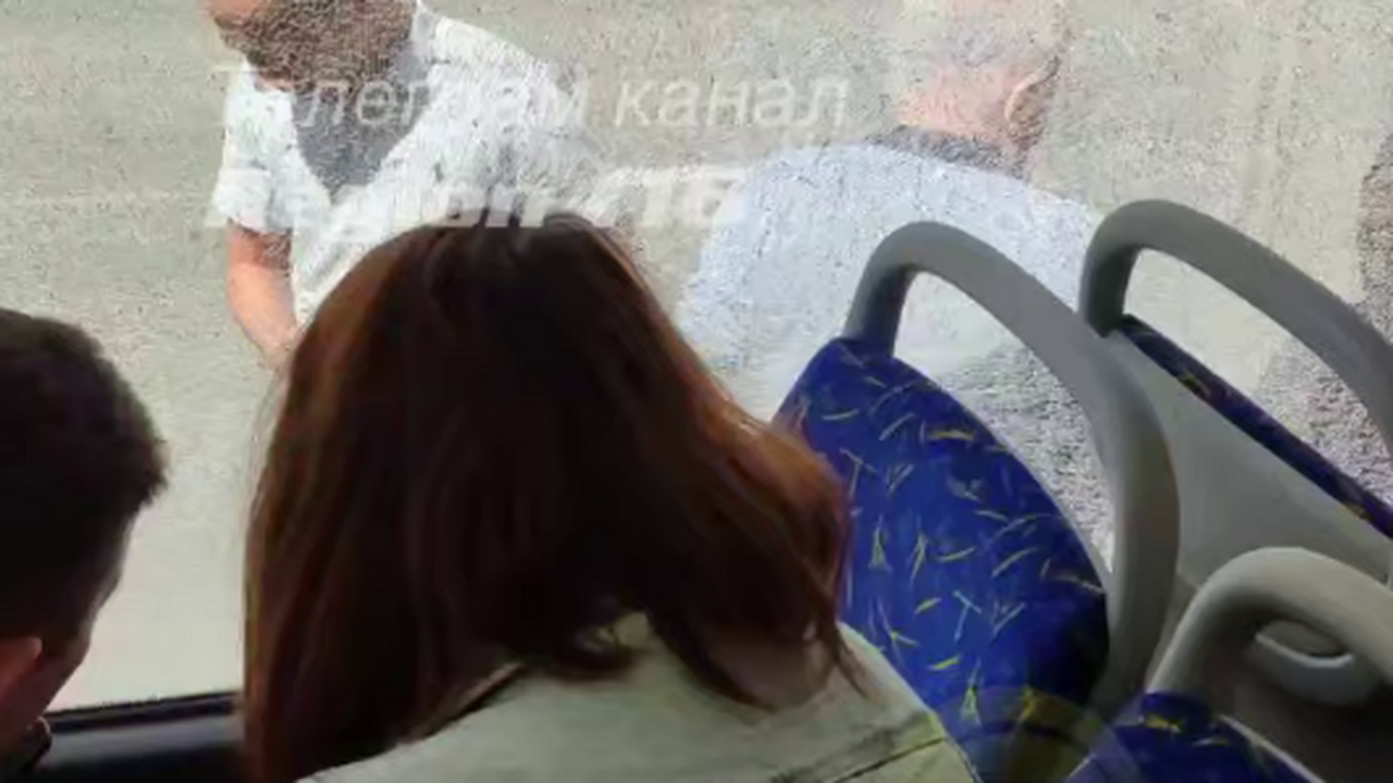 На Вишневского в Казани обстреляли автобус №43 Свидетели не смогли точно определить источник в...