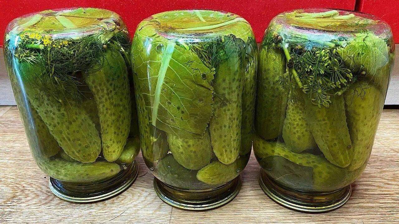 Домашние огурцы в банках — классика зимних заго...