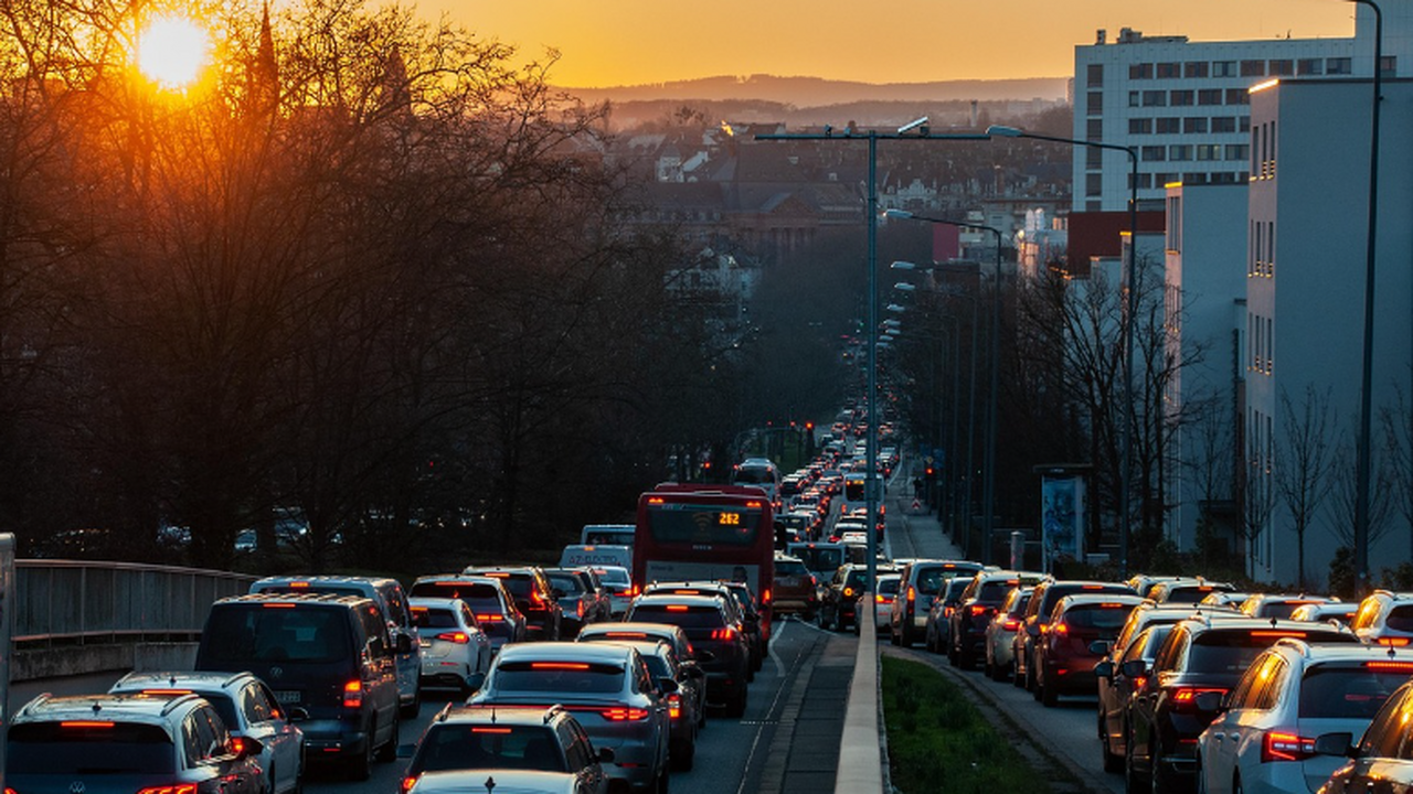 В Татарстане планируют ограничивать движение транспорта для улучшения экологии Проект соответствующего постановления правитель...