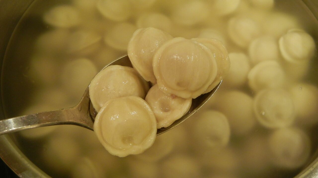 Недавние проверки показали, что в мясной продук...