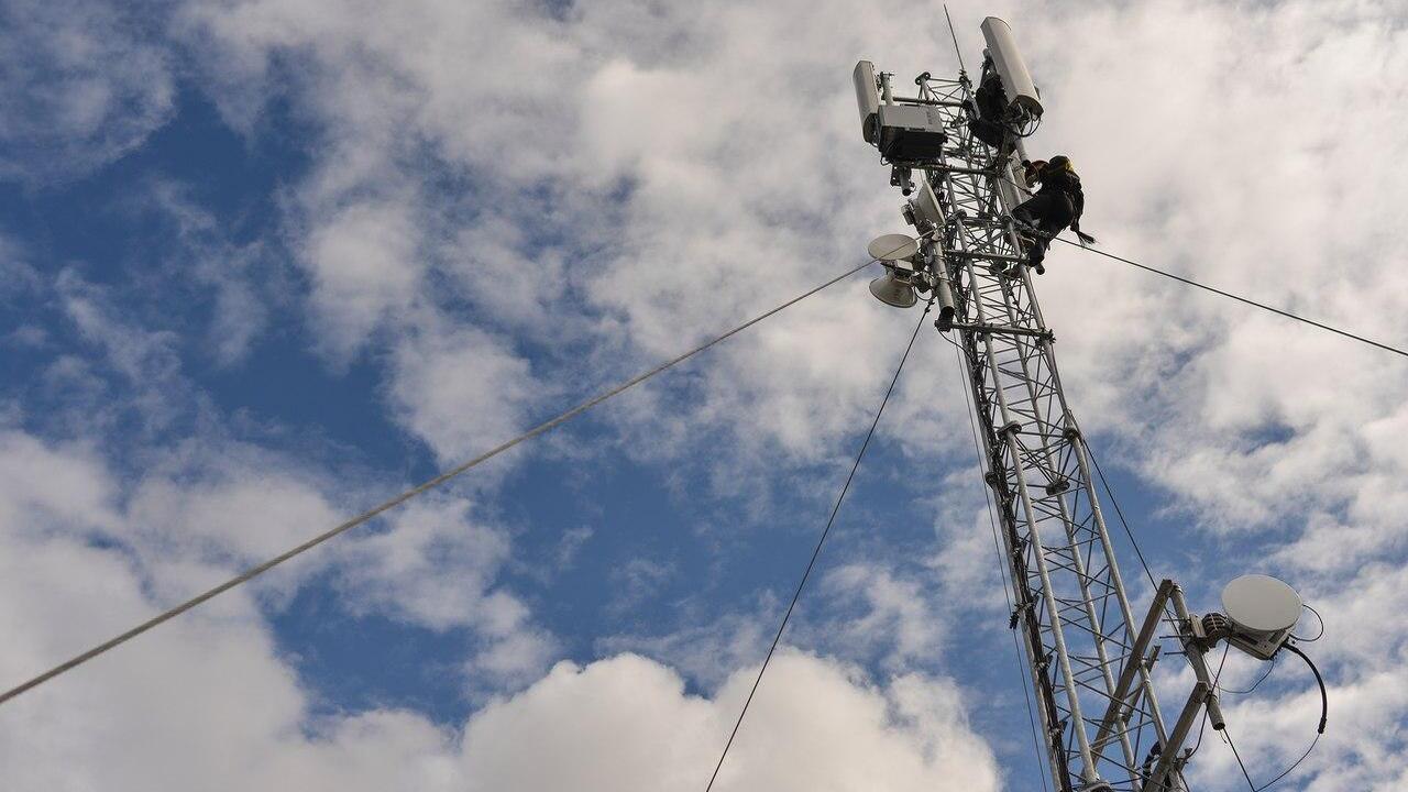 Т2, российский оператор мобильной связи, улучши...