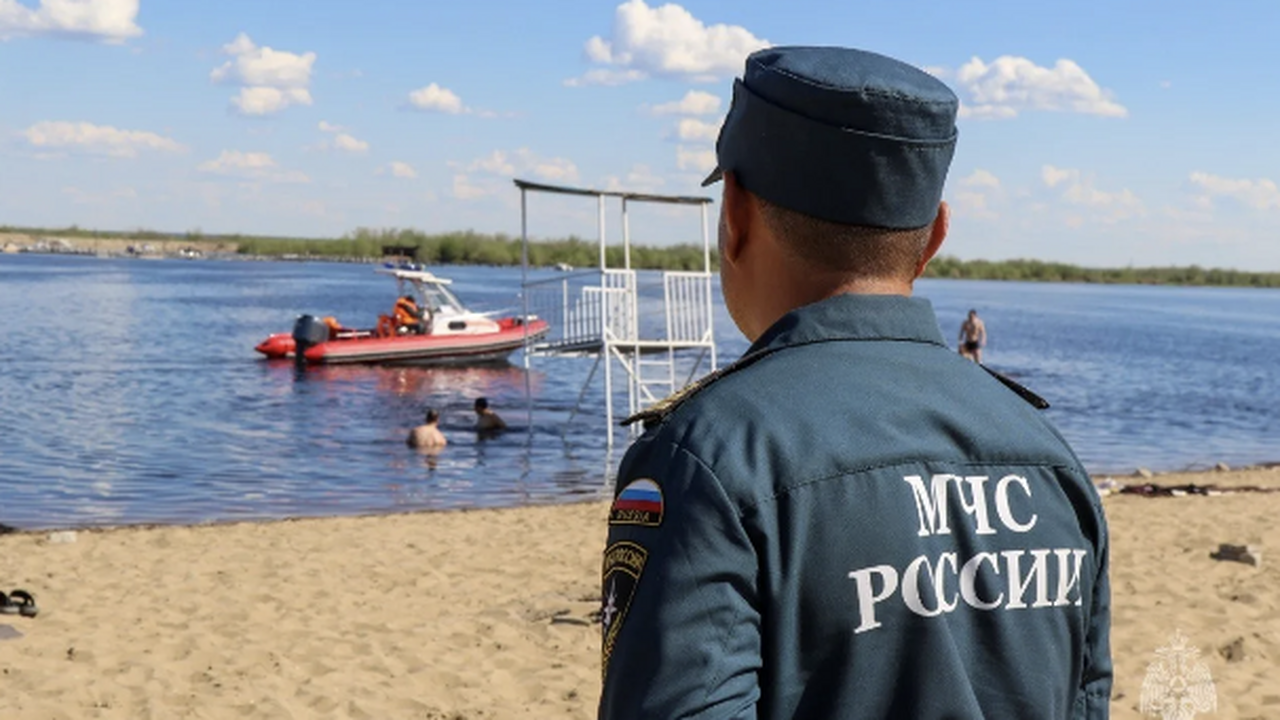 В Татарстане на Волге спасли пожилых супругов, ...