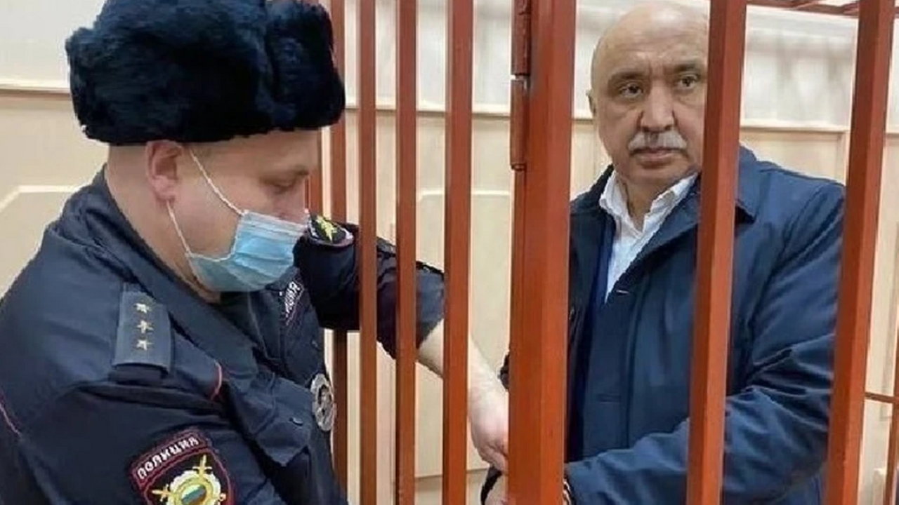 Бывший ректор КФУ Гафуров дал показания о своей связи с ОПС «29-й квартал» На заседании суда в Москве экс-ректор КФУ Ильша...