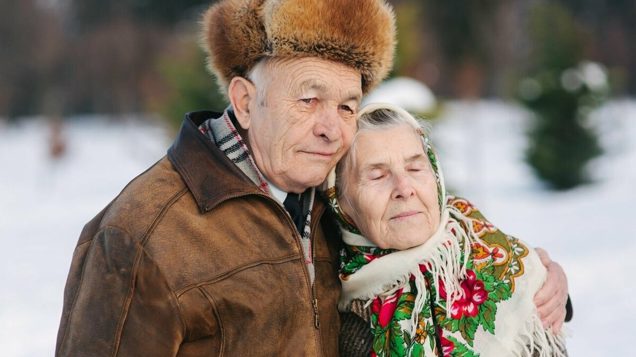 Пенсионный возраст хотят сократить до 60/55 лет: экономист рассказал, кто в России может выйти на пенсию раньше срока Обновленные пенсионные законы в России предоста...