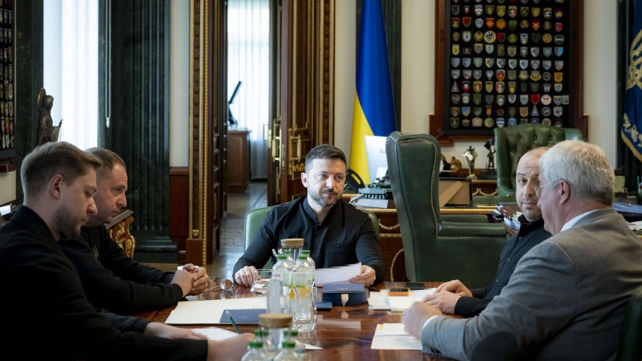 Скандал и перепалка в прямом эфире: Что было запланировано Владимиром Зеленским на переговорах в Стамбуле Испанское издание Publico сообщило, что Владими...