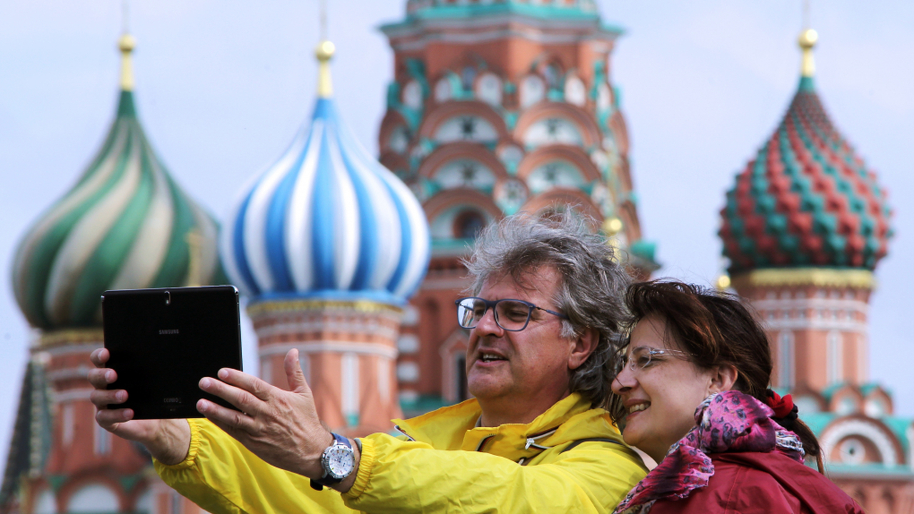Американец Тимофей Холлар рассказал о дружелюбии россиян и их гостеприимстве Американец о России: «Теплое отношение к гостям...