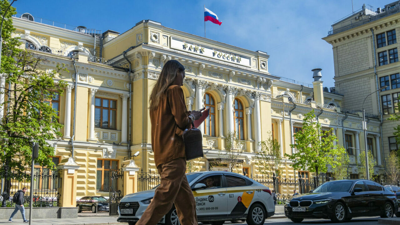 «У нас нет выхода, нужно держаться»: глава Центробанка оповестила россиян, у которых есть вклады и кредиты Эксперты прогнозируют сохранение ключевой ставк...